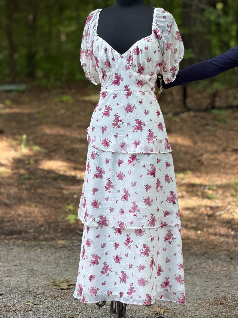 Francesca's Collections White Maxi Dress with Pink Floral Print and Puff Sleeves